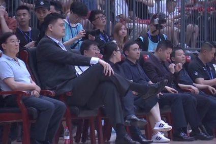 Tsinghua vs Guanggong! Yao Ming and Zhu Fangyu attended the CUBAL finals