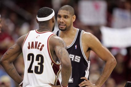 Who do you choose to add someone to the team? Former NBA player Decker: 12 years James or 02 years Duncan