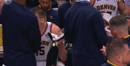 Give me some strength, brothers! Yorkich’s bench was very excited to communicate and dance with teammates.