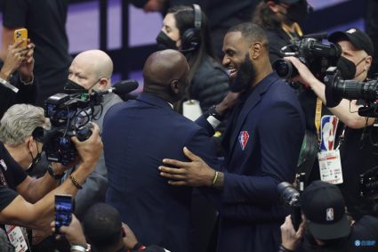 Now Lao Zhan reminds you of the wizard Jordan? Wade: No, Jordan’s average score is 20 points, while Lao Zhan’s score is 30 points.