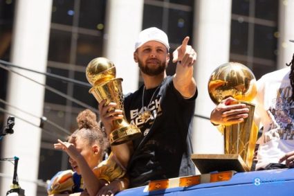 Today last year: Warrior 4-2 Rek Green Army won the championship Curry won the first FMVP in his career