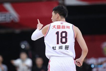 Du runwang showed men’s basketball short training camp video: I am also on the road of Chinese basketball