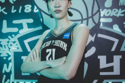 WNBA preseason first show data: Han Xu 8 points 4 Boards 2 broken 1 Cap, Li Meng 6 points 1 Help