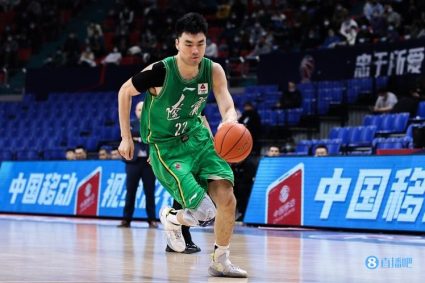 Media person: Liaoning wins in experience & Body Shape & backboard basketball is still fighting height and backboard at the end