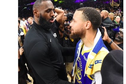 Warriors show James & Curry hug photo: high respect among great players congratulations to the Lakers