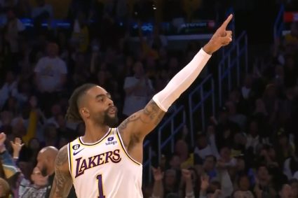 Russell got it in a row! The Lakers shot out 22-2 SmackDown anti-Super Warriors 9 points in 5 minutes