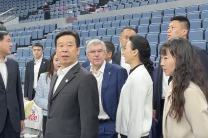 Enough noodles! International Olympic Committee President Bach watched Liaoning men’s basketball training course