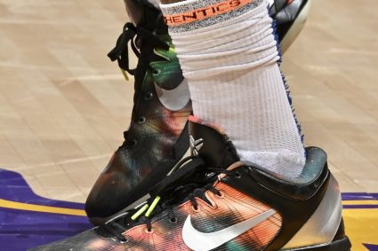 Old shoes! Peyton II continues to put on Kobe’s 7th generation combat boots. Today, it is changed to ‘Lunar Legend’ color matching.