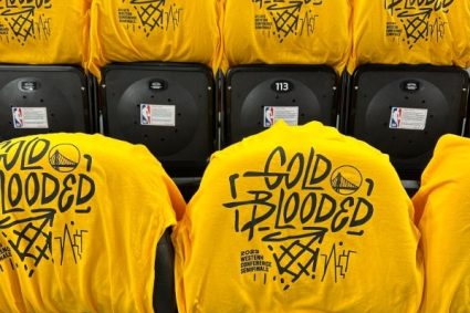 The war is coming! Warriors will present “Golden Blood” T-shirt to fans today.