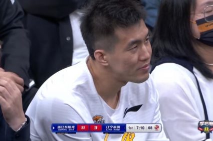 Guo Allen missed G3 against Guangsha and appeared on the court to watch the ball.