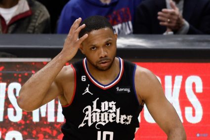 I really can’t fight! Eric Gordon scored 3 points and 3 assists in 1 out of 4 points