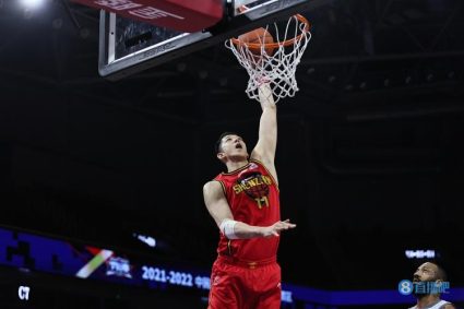 Good performance! Shen Zijie’s internal line 12 middle 8 efficiently got 16 points 8 rebounds 2 Assists 2 cap