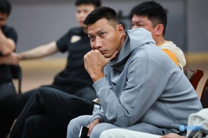 Guangdong men’s basketball player Yi Jianlian won the national Labor Day medal!