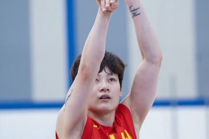 Los Angeles spark Sun Yang Liwei training Photo training camp starts next Monday May 13 preseason first game