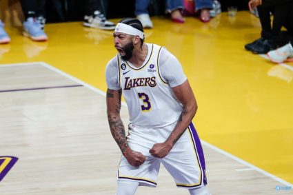 Heavy eyebrows cut at least 10 points, 10 boards, 3 caps, the first person behind the grand Gasol in young pioneer team history