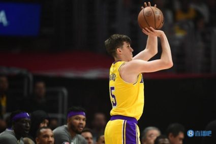 Reeves: Lakers defender can make it easier for heavy eyebrows to take the ball in a more comfortable position