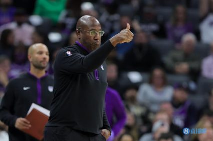 Mike Brown won the first vote for the best coach in NBA history!