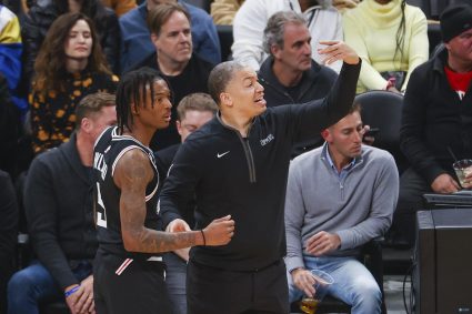 Bench gangster! Hyland scored 20 points in 12 middle schools in 21 minutes and 14 points in the second half