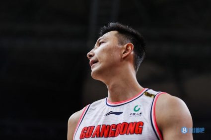 Cheap and old! Yi Jianlian 4 1 & 3 3 0 get 3 points 7 board