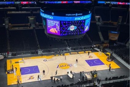 Test the floor change! The Lakers Clippers played playoff at home for the second time on the same day, and lost the last time.